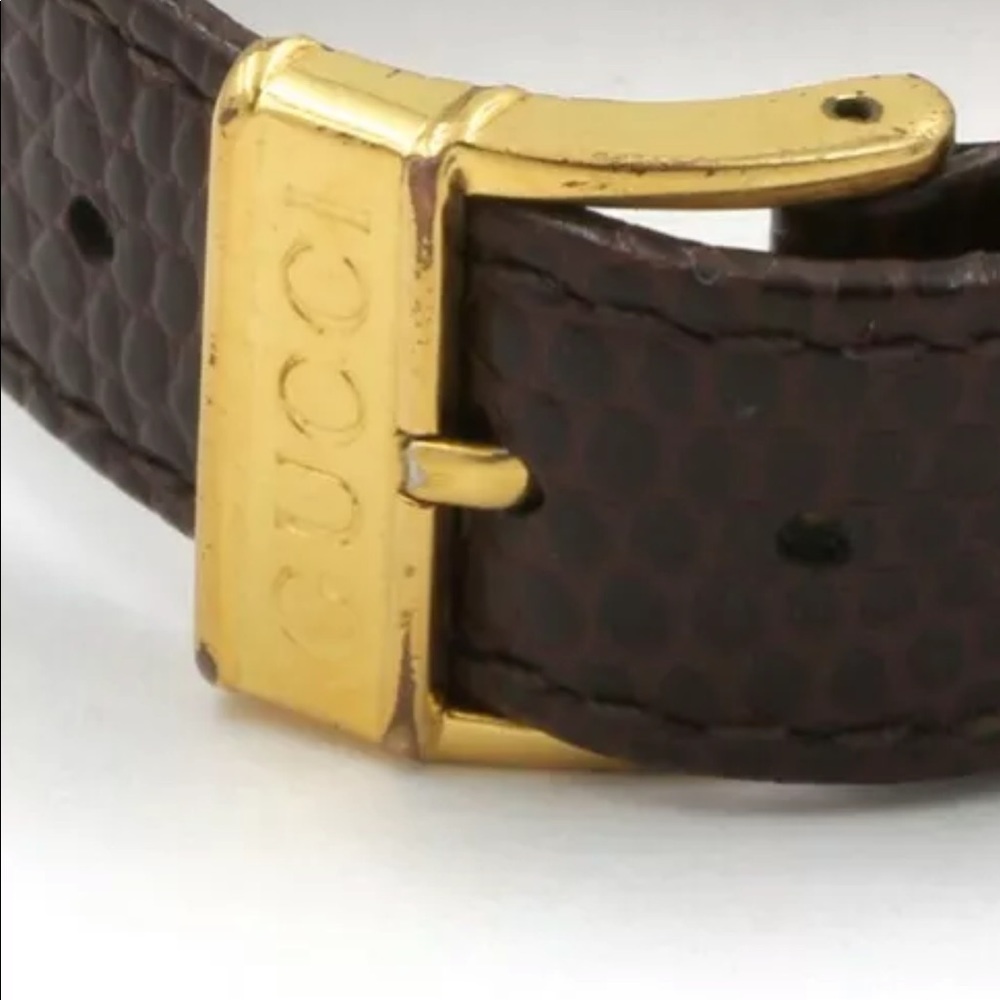 HOST PICK 🎉Vintage Women’s GUCCI Gold Tone Wristwatch 🚫FIRM PRICE🚫 - Picture 5 of 8